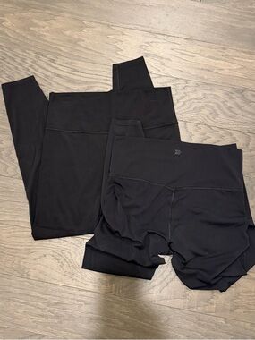 All in Motion Ultra High Rise Everyday Soft Black Leggings Set